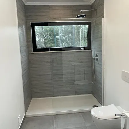 Elodie Piscine Prive, Parking