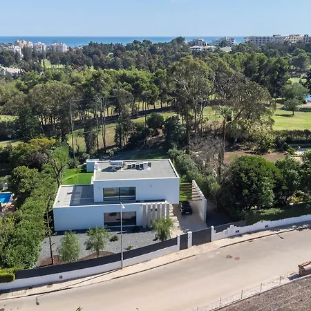 Elodie Piscine Prive, Parking Villa