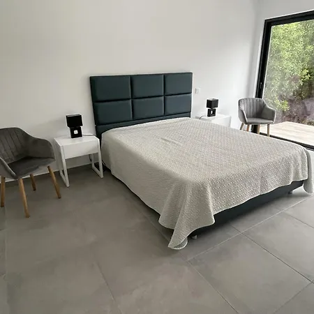 Elodie Piscine Prive, Parking Portimao