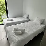 ヴィラ Elodie Piscine Prive, Parking