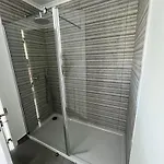 Elodie Piscine Prive, Parking