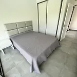 Elodie Piscine Prive, Parking ポルティマン