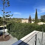 Elodie Piscine Prive, Parking *