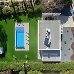 Elodie Piscine Prive, Parking ヴィラ