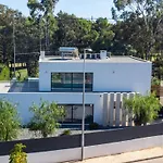 Elodie Piscine Prive, Parking *