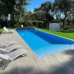 Elodie Piscine Prive, Parking * Портіман