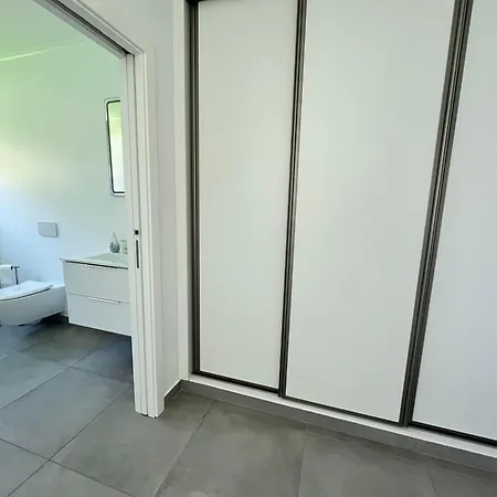 Elodie Piscine Privé, Parking *
