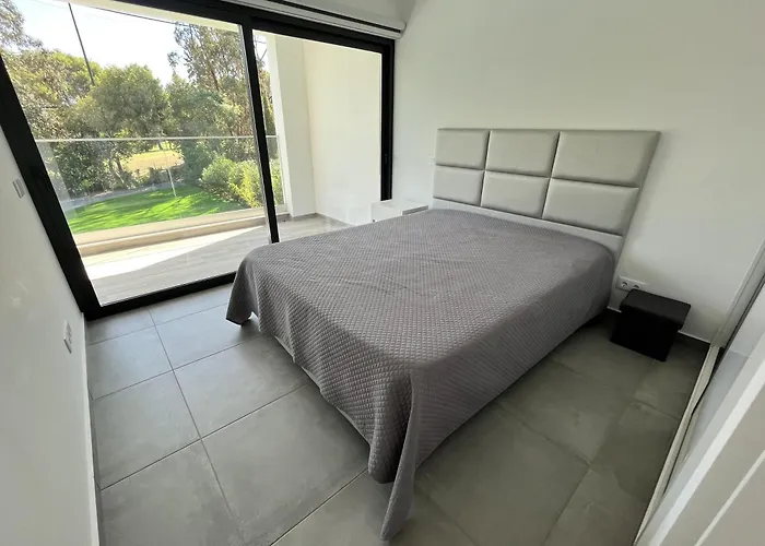 Elodie Piscine Prive, Parking 别墅 *