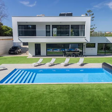 Villa Elodie Piscine Prive, Parking