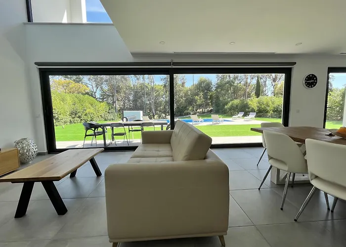 Villa Elodie Piscine Prive, Parking