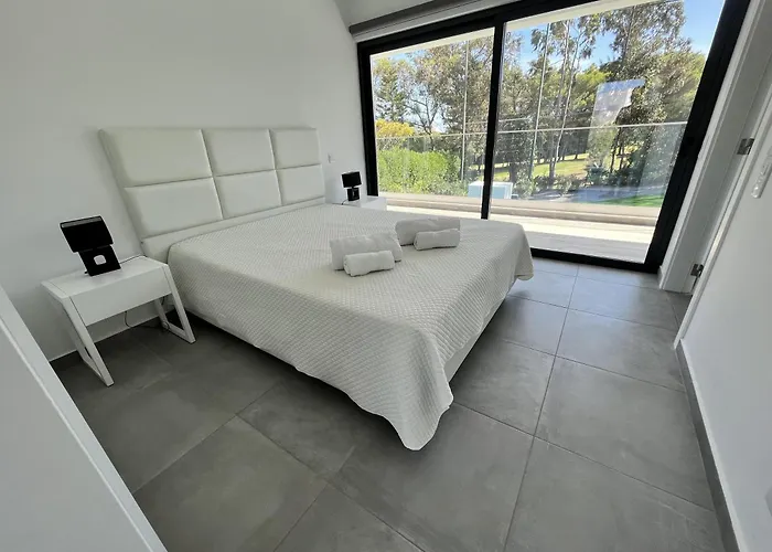 Elodie Piscine Prive, Parking Portimão