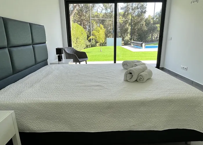 Elodie Piscine Prive, Parking Portimao